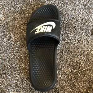 women’s black nike slides